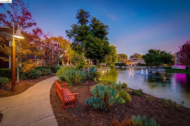 24 Bayside Ct, Richmond, CA 94804
