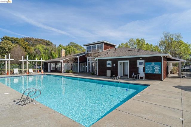 24 Bayside Ct, Richmond, CA 94804