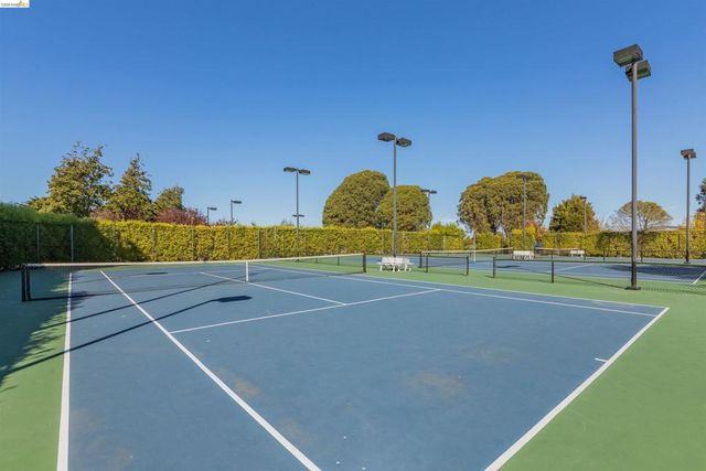 24 Bayside Ct, Richmond, CA 94804