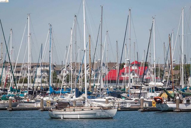 24 Bayside Ct, Richmond, CA 94804