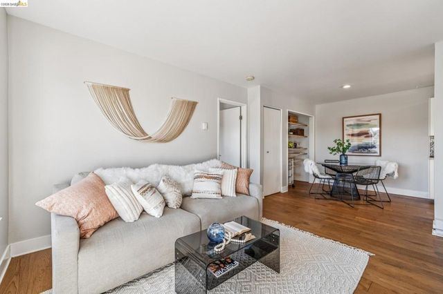 24 Bayside Ct, Richmond, CA 94804