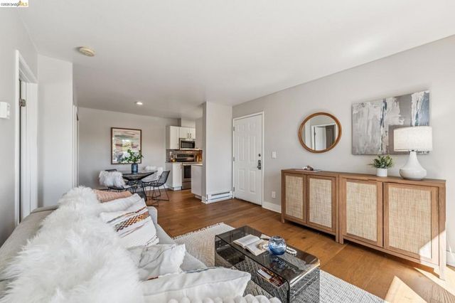 24 Bayside Ct, Richmond, CA 94804