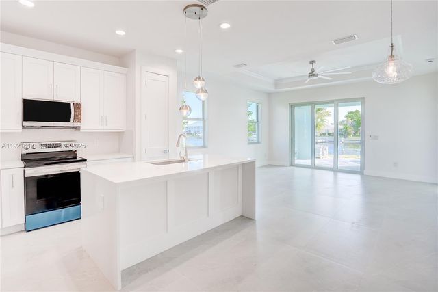 3802 SE 12th Ave., Cape Coral, FL 33904