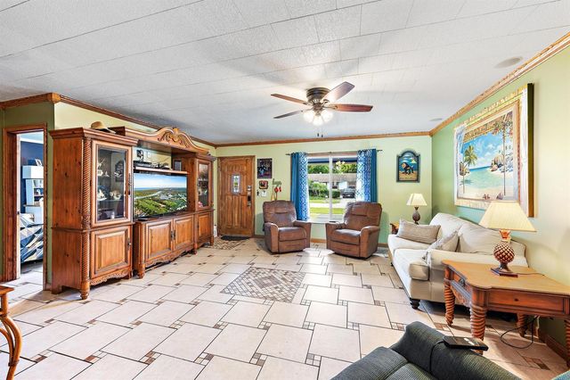 1005 Mohawk Street, Jupiter, FL 33458