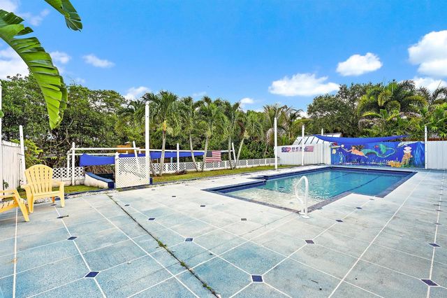 1005 Mohawk Street, Jupiter, FL 33458