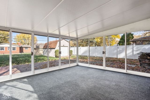 6904 W Lockerbie Drive, Indianapolis, IN 46214