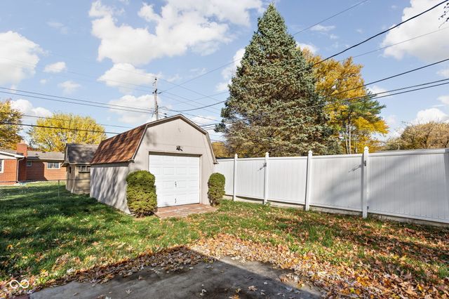 6904 W Lockerbie Drive, Indianapolis, IN 46214