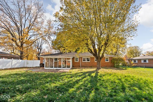 6904 W Lockerbie Drive, Indianapolis, IN 46214
