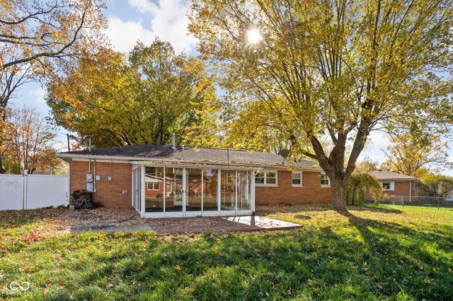 6904 W Lockerbie Drive, Indianapolis, IN 46214