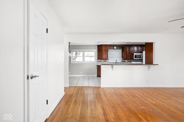 6904 W Lockerbie Drive, Indianapolis, IN 46214