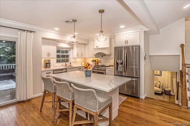 79 N Cedar Street, Massapequa, NY 11758