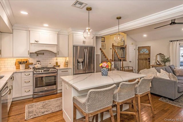 79 N Cedar Street, Massapequa, NY 11758