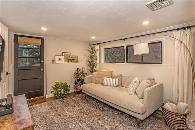 79 N Cedar Street, Massapequa, NY 11758