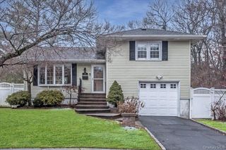 79 N Cedar Street, Massapequa, NY 11758
