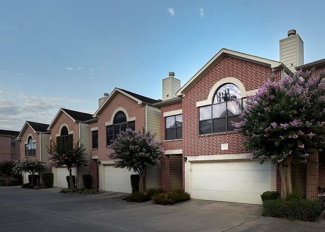 3570 Link Valley Drive, Houston, TX 77025