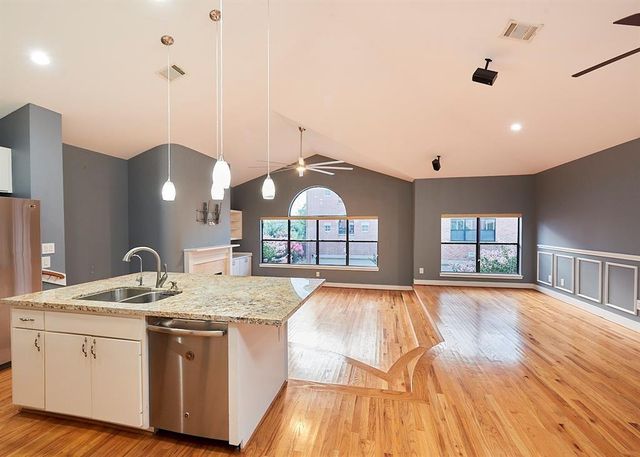 3570 Link Valley Drive, Houston, TX 77025