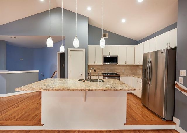 3570 Link Valley Drive, Houston, TX 77025