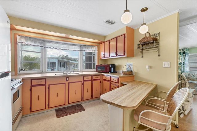 24 S EASTER ISLAND CIRCLE, Englewood, FL 34223