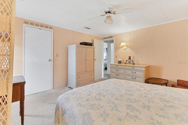 24 S EASTER ISLAND CIRCLE, Englewood, FL 34223