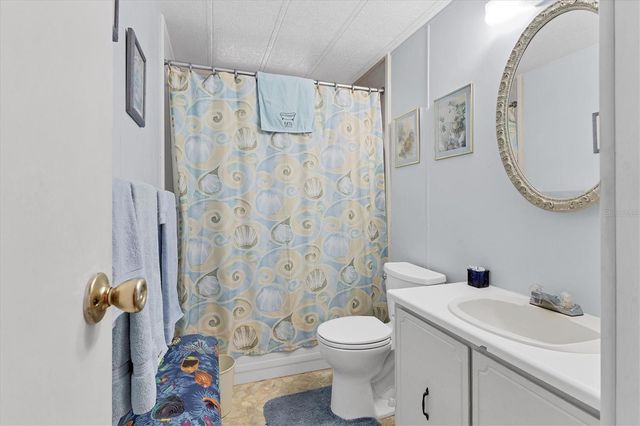 24 S EASTER ISLAND CIRCLE, Englewood, FL 34223