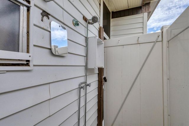 24 S EASTER ISLAND CIRCLE, Englewood, FL 34223