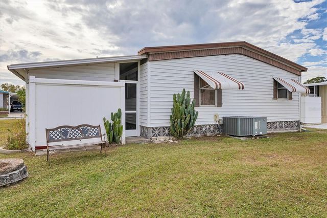 24 S EASTER ISLAND CIRCLE, Englewood, FL 34223