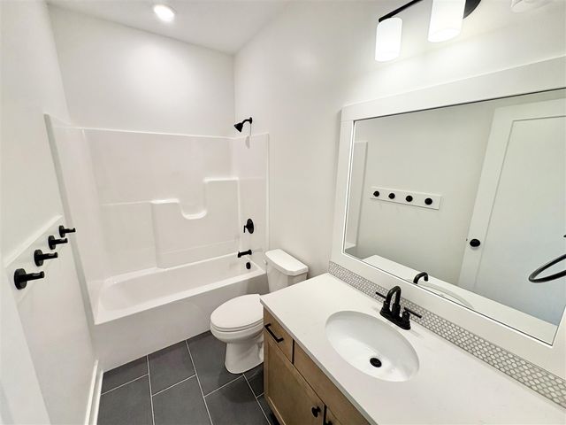 9197 Alaska Avenue, Caledonia, MI 49316