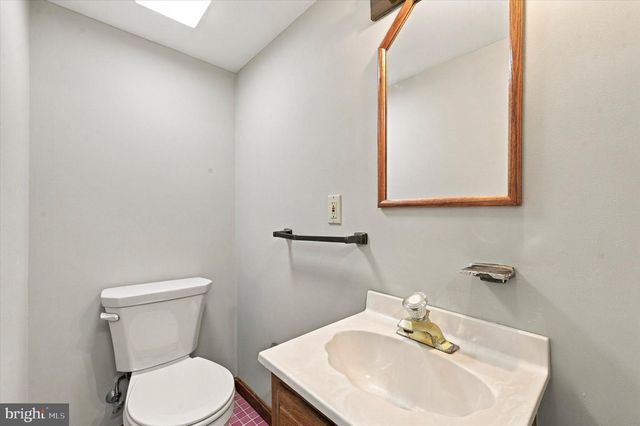 1030 AGNEW DR, Drexel Hill, PA 19026