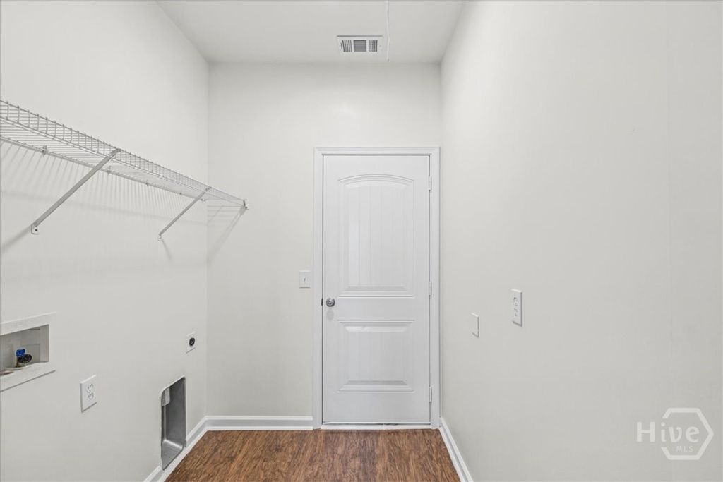 Image 10 of property listing at 103 Cumberland Way, Savannah, GA 31407
