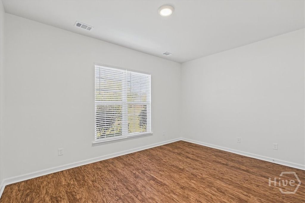 Image 16 of property listing at 103 Cumberland Way, Savannah, GA 31407