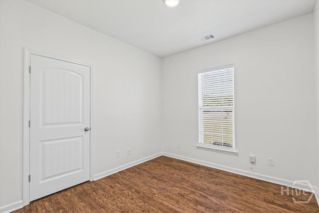 Image 17 of property listing at 103 Cumberland Way, Savannah, GA 31407