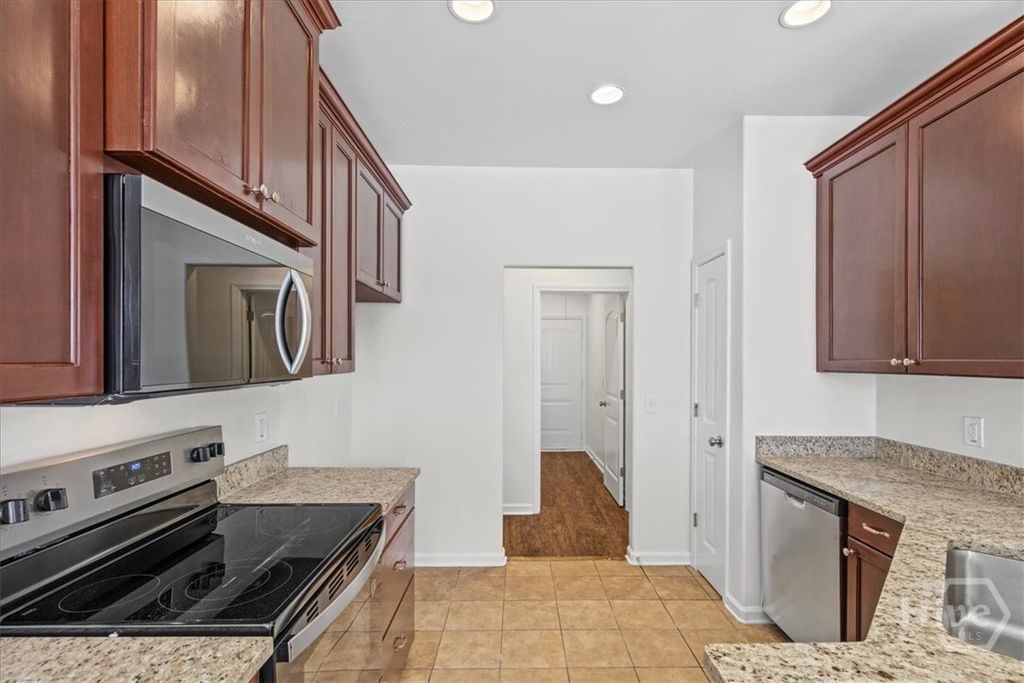 Image 6 of property listing at 103 Cumberland Way, Savannah, GA 31407