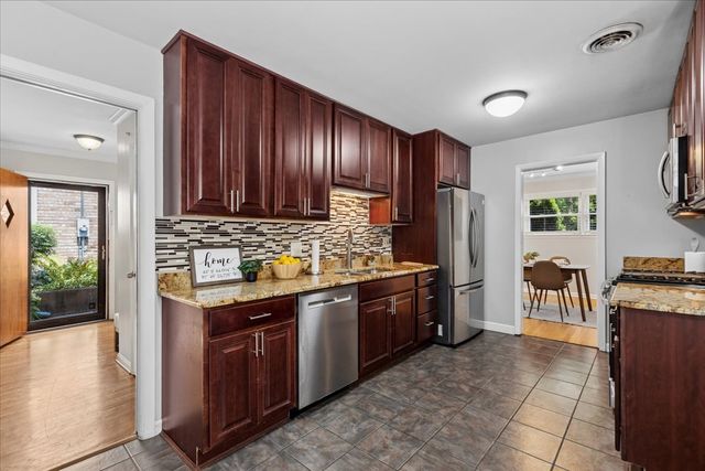 552 Burton Avenue, Highland Park, IL 60035