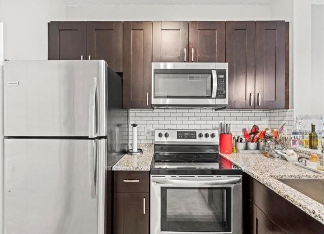 4115 CHATHAM OAK COURT 222, Tampa, FL 33624