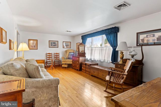 1516 HEMLOCK AVENUE, Carlisle, PA 17013