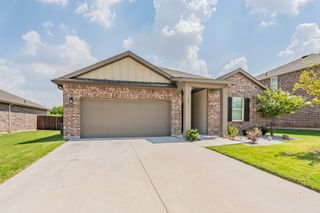 29 Glen Crossings Road, Edgecliff Village, TX 76134