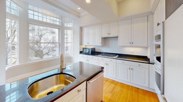 22 Beacon St. 3, Boston, MA 02108
