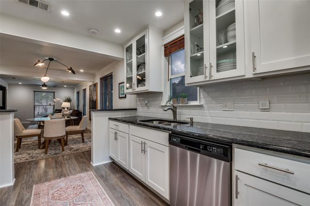 2827 Catherine Street, Dallas, TX 75211