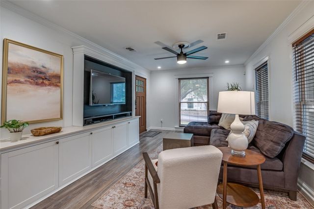 2827 Catherine Street, Dallas, TX 75211