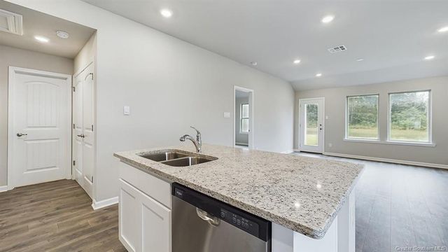 4015 Savannah Oaks Drive, Lake Charles, LA 70607