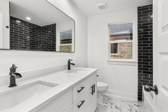 656 Chambers St Unit 140, Gallatin, TN 37066