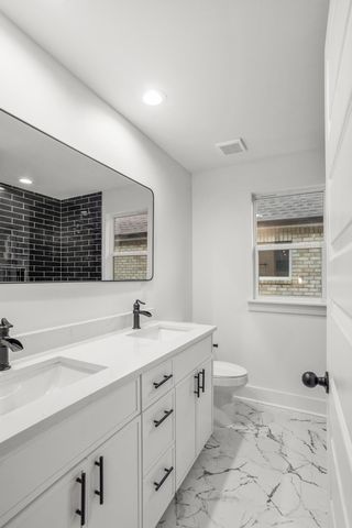 656 Chambers St Unit 140, Gallatin, TN 37066