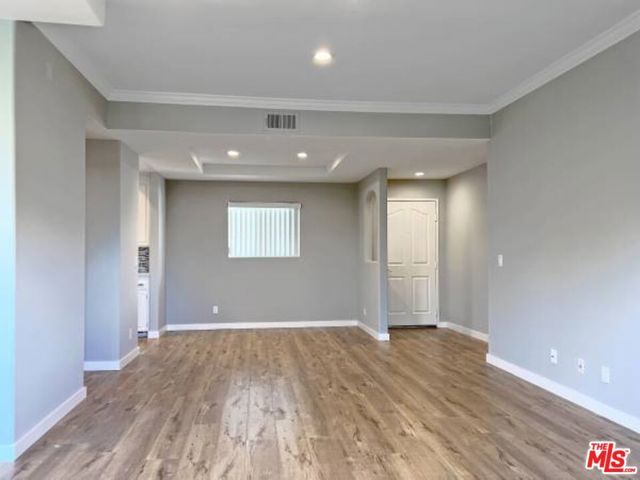 14430 BENEFIT Street 103, Sherman Oaks, CA 91423
