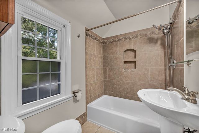 5103 Eastover Road, Lyndhurst, OH 44124