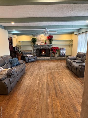 18 Tyte Drive, Riverhead, NY 11901