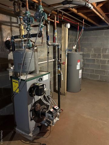 18 Tyte Drive, Riverhead, NY 11901