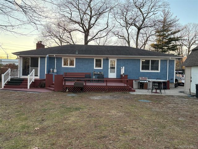 18 Tyte Drive, Riverhead, NY 11901