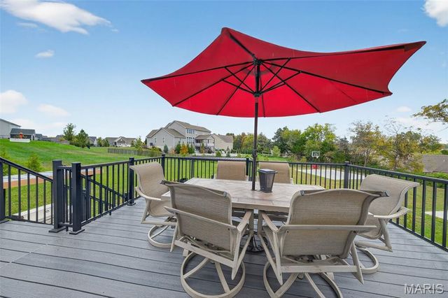 211 Old Moray Place, St Charles, MO 63301