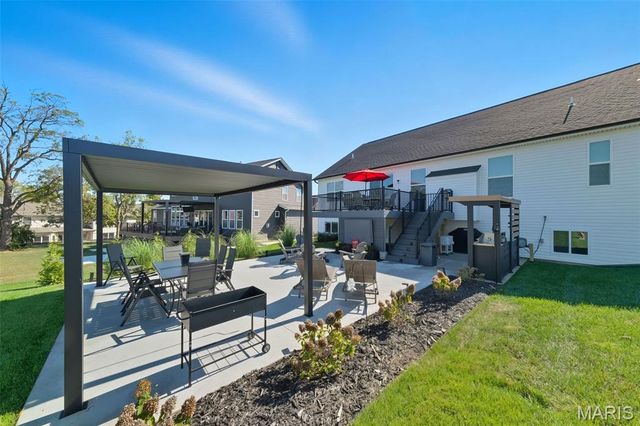 211 Old Moray Place, St Charles, MO 63301