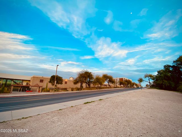 403 S El Paso Avenue, Tucson, AZ 85701